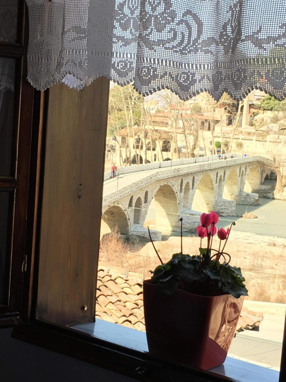 Romeo'S Guest House Berat Exterior foto